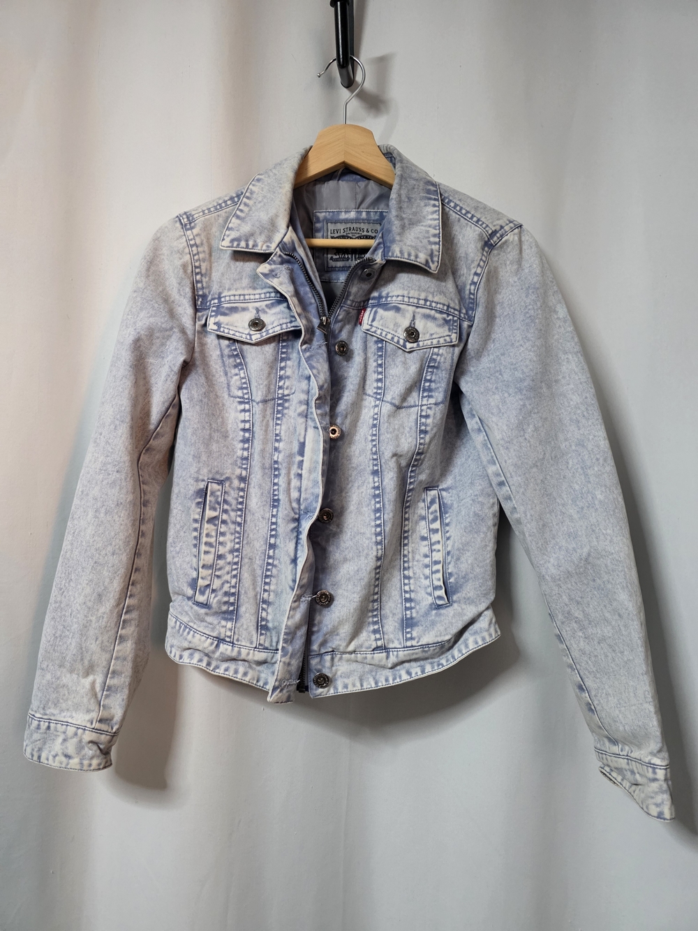 Levi's Women's Light Wash Denim Jacket Small